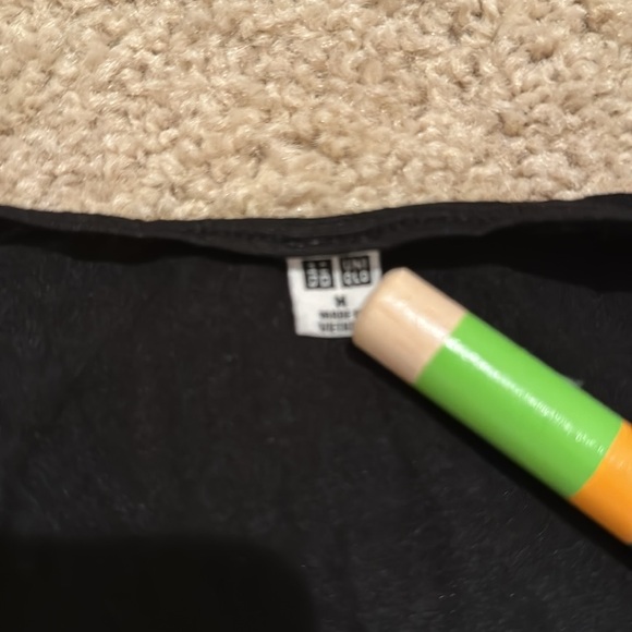 Soft black Uniqlo long sleeves blouse - Picture 4 of 5